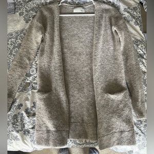 Wilfred free sweater. In a brown oak colour.